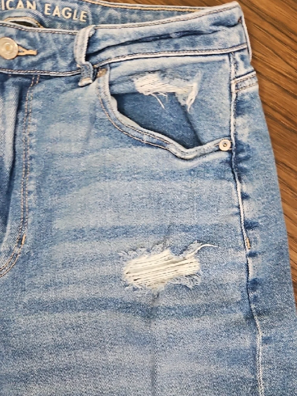 American Eagle High-Rise Mom Straight Distressed Jeans Women’s 14 - Picture 10 of 13